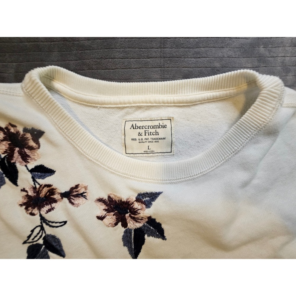 Abercrombie & Fitch Floral Embroidered Crewneck Sweatshirt Cream White Large